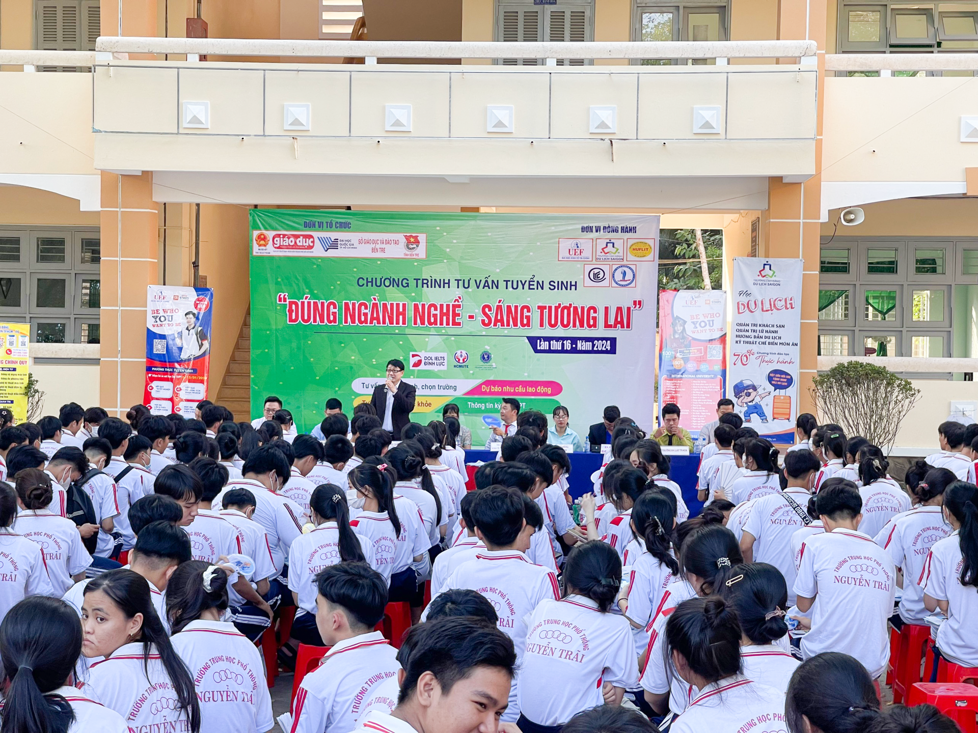 Trường ITC tham dự chương trình tư vấn tuyển sinh "Đúng Ngành Nghề - Sáng Tương Lai" tại các trường THPT tỉnh Bến Tre