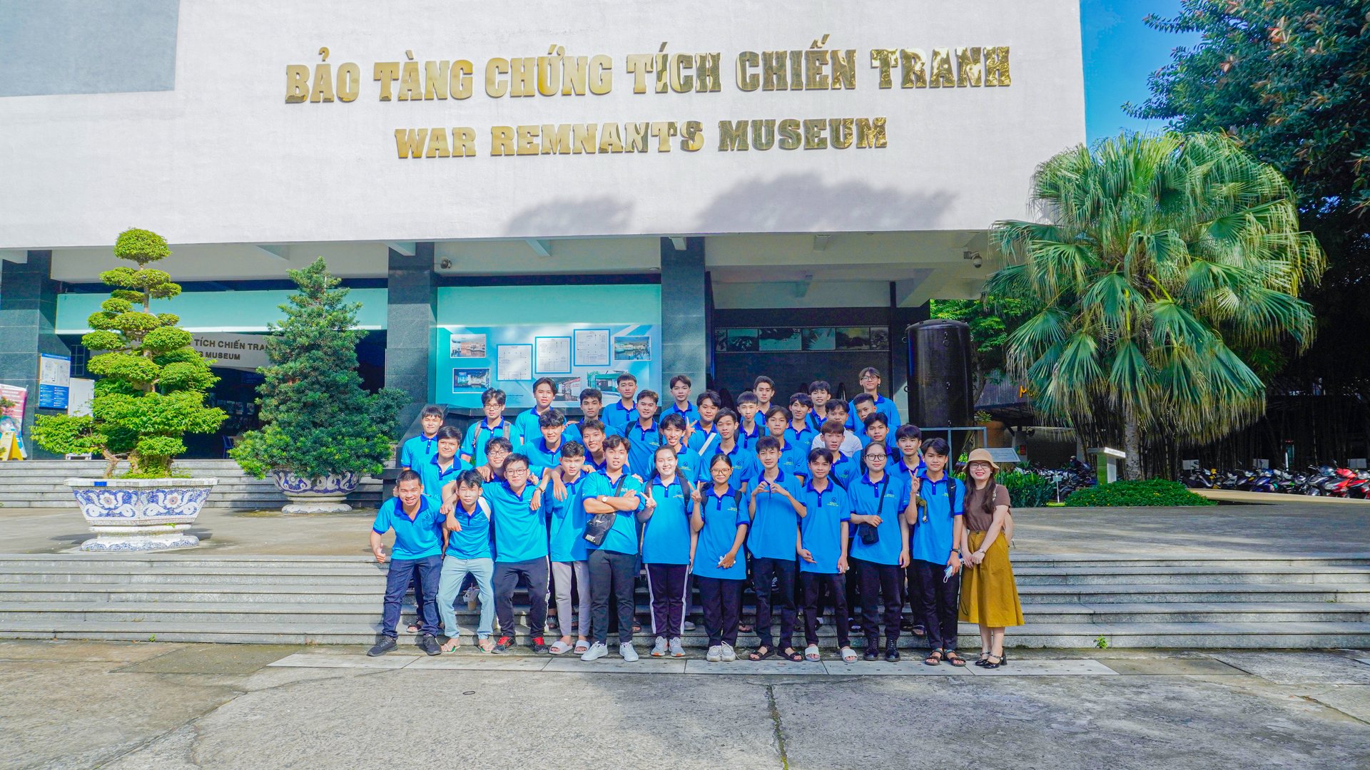 ITCers hào hứng với chuyến đi tham quan Bảo tàng Chứng tích Chiến tranh