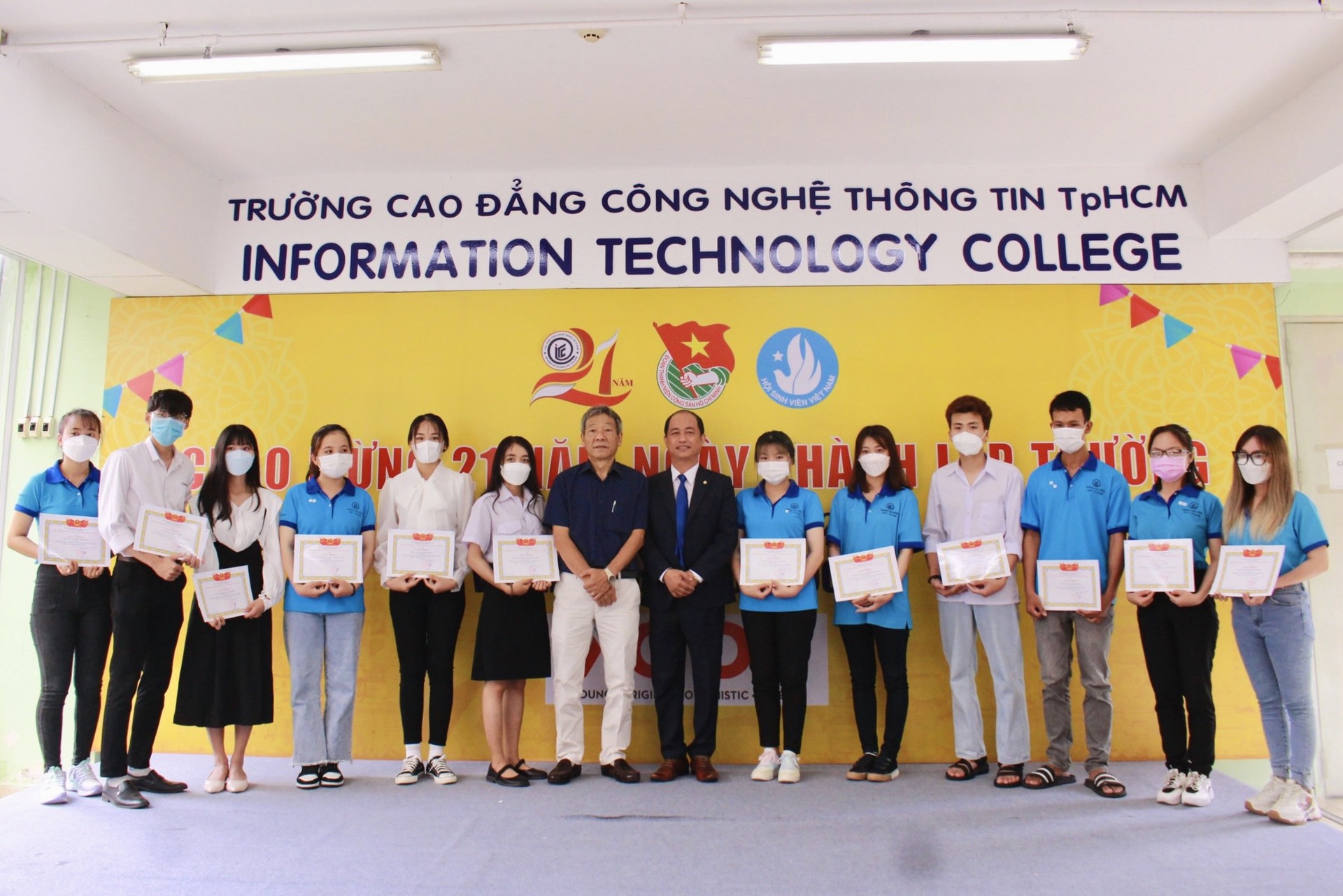 Lễ trao giải các cuộc thi nhân dịp chào mừng 21 năm thành lập Trường ITC