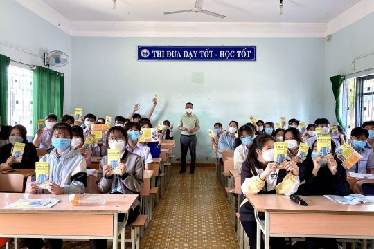 ITC gặp gỡ các bạn học sinh dễ thương ở tỉnh Đắk Nông và tỉnh Bến Tre
