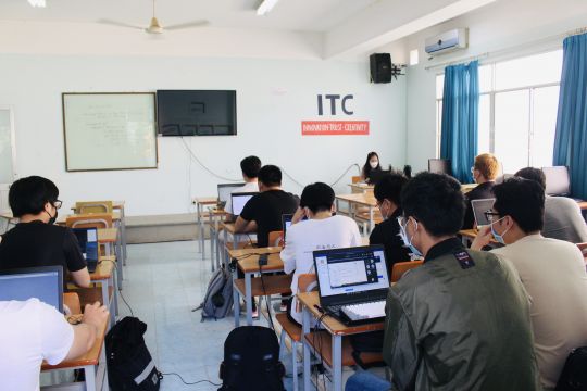 Sinh viên ITC quay trở lại trường học tập